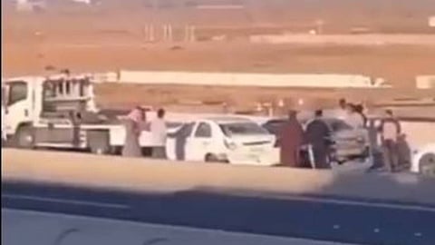 تصادم مركبات على جسر الجامعة في تبوك