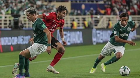 بالميراس يتفوق على الأهلي في الشوط الأول