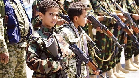 رقم مفجع.. الميليشيا الحوثية جندت 30 ألف طفل يمني وألقت بهم في محرقة الحرب