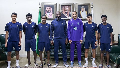 الأهلي يوقع عقودًا احترافية مع 14 لاعبًا من الفئات السنية