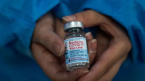 لقاح موديرنا