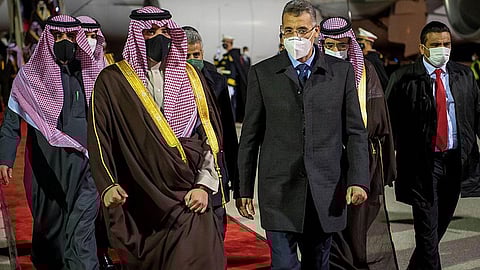 الأمير عبدالعزيز بن سعود يصل إلى الجمهورية التونسية