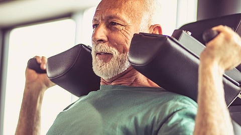 شخص يمارس الرياضة