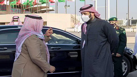 ملك البحرين يغادر الرياض