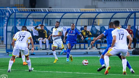 الهلال يشعل أجواء المنافسة