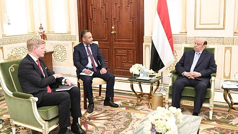 جانب من لقاء الرئيس اليمني والمبعوث الأممي لليمن