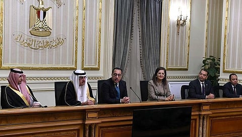 لقاء عضو مجلس الوزراء لشؤون مجلس الشورى برئيس الوزراء المصري