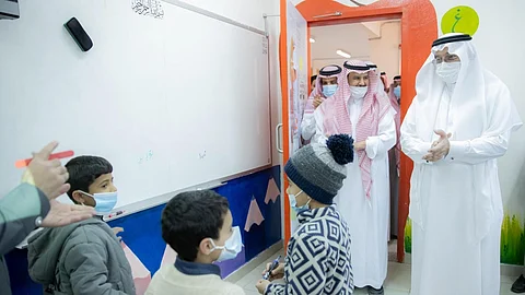 وزير التعليم د. حمد بن محمد آل الشيخ خلال الجولة