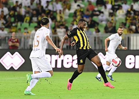 الشباب ضد الاتحاد.. صراع ساخن على قمة الدوري