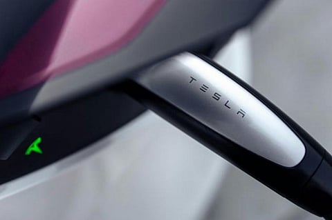 فاتورة شحن سيارة تيسلا