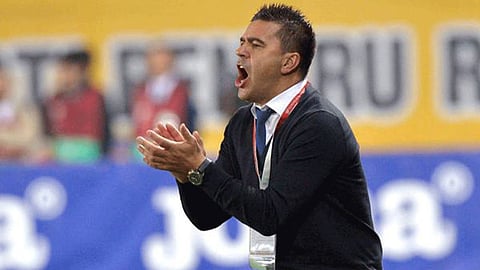 الروماني كوزمين كونترا ـ المدير الفني لفريق الكرة الأول بنادي الاتحاد