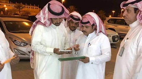 لجنة التوطين تتابع منافذ بيع السيارات في نجران