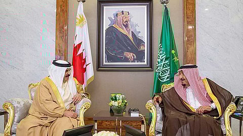 خادم الحرمين الشريفين خلال استقباله ملك البحرين