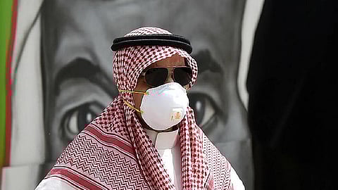 ضرورة ارتداء الكمامة عند استخدام وسائل النقل العام