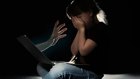 ابتزاز الأطفال