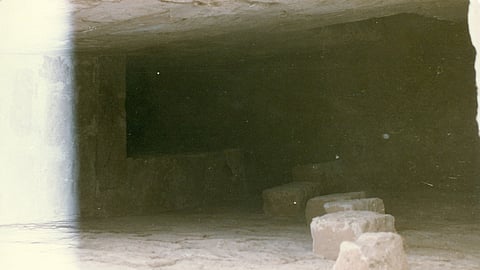 مقابر تاريخية