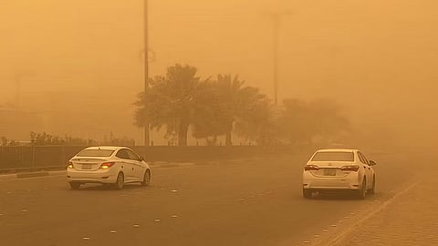 أتربة مثارة بالرياض