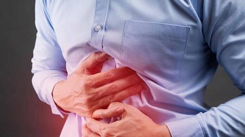 مليون حالة وفاة سنويًا.. استشاري يوضح الطريقة المثلى لعلاج سرطان المعدة (فيديو)