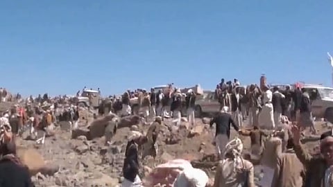 معارك عنيفة بين الجيش اليمني وميليشيا الحوثي