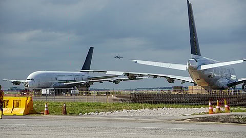 طائرتان حقيقيتان