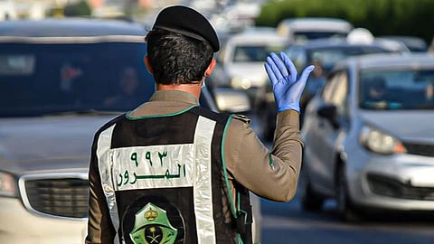 بالهوية واللوحة.. طرق الاستعلام عن مخالفات المرور