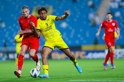 تاوامبا يقود هجوم التعاون أمام الدحيل القطري في دوري أبطال آسيا