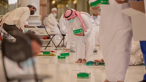 موائد إفطار الصائمين بالمسجد الحرام