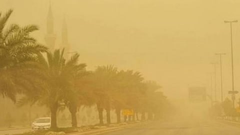 رياح وأتربة مثارة على المدينة المنورة