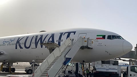 مطار الكويت