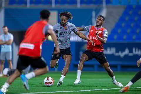 كويلار وكاريلو يشاركوا في تدريبات الهلال.. والفحوصات تثبت إصابة الدوسري في العضلة الخلفية