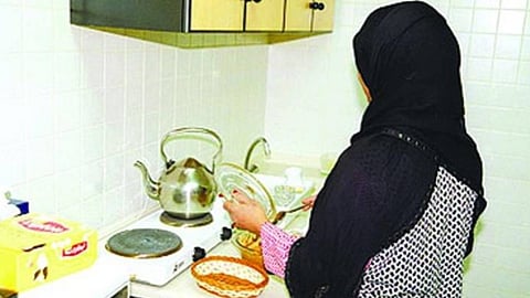 العمالة المنزلية