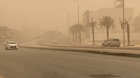 أتربة مثارة بعدة مناطق بالمملكة