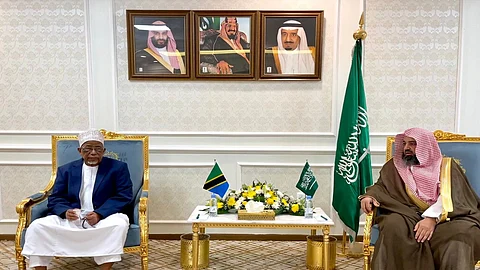 وكيل «الشؤون الإسلامية» يبحث مع مفتي زنجبار بجدة مجالات العمل الإسلامي