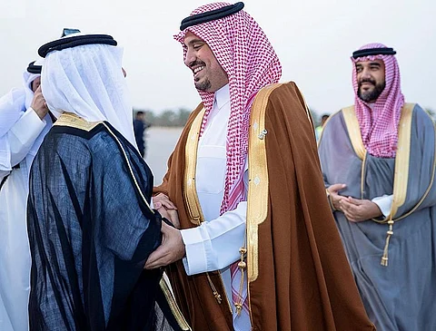 بن جلوي يصل الكويت