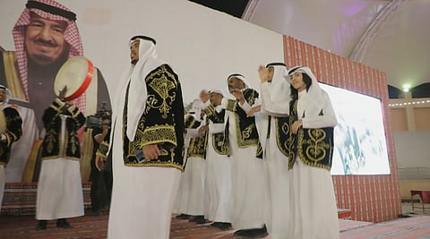 «قاف الرياض» يقرر إلغاء أمسية الجمعة لوفاة الشيخ خليفة