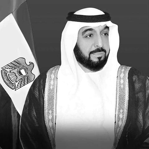 الإمارات.. إقامة صلاة الجنازة على الشيخ خليفة بن زايد بعد صلاة المغرب