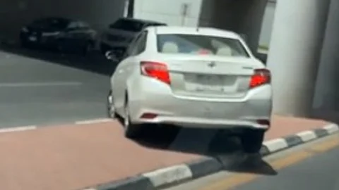 قيادة سيارة بطريقة متهورة