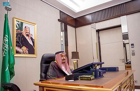 خادم الحرمين الشريفين يرأس جلسة مجلس الوزراء