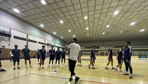بسبب موجة الغبار.. نقل تدريبات الاتفاق إلى الصالة الرياضية المغطاة بالنادي