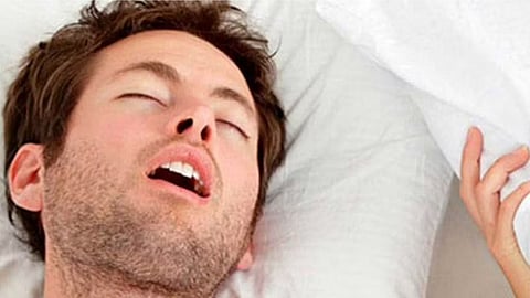 مشكلة الشخير أثناء النوم
