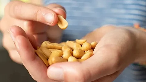 حبوب فول سوداني