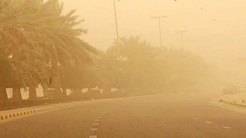 عوالق ترابية بـ5 مناطق بالمملكة