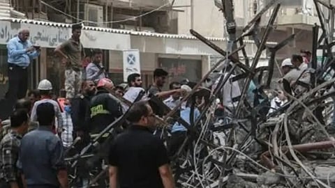 المبنى المنهار في مدينة عبادان