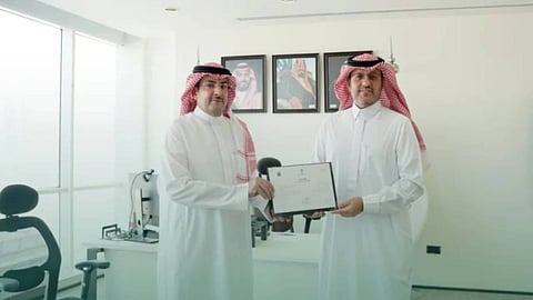 رافد تحصل على شهادة الاعتماد في مجال التفتيش على الحافلات