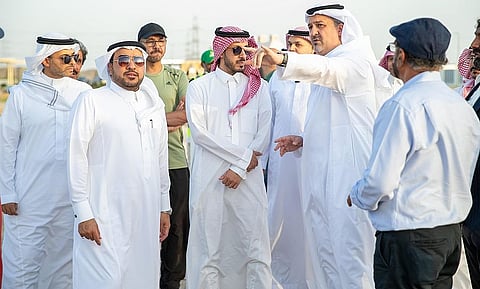 الفيصل يقف على أعمال التطوير بميدان الملك خالد بن عبدالعزيز