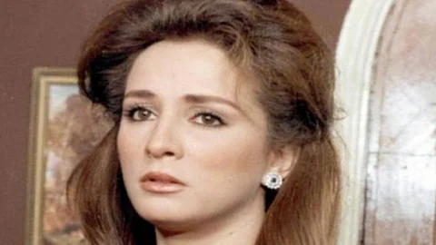 الفنانة المصرية نجلاء فتحي