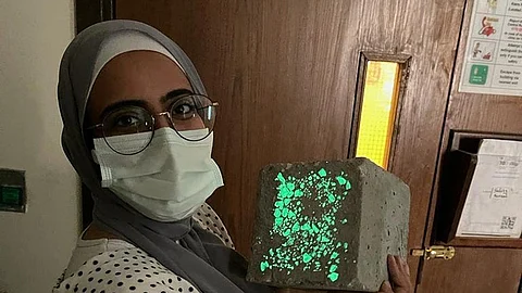 طالبات مصريات يطوّرن خرسانة ذاتية الإضاءة