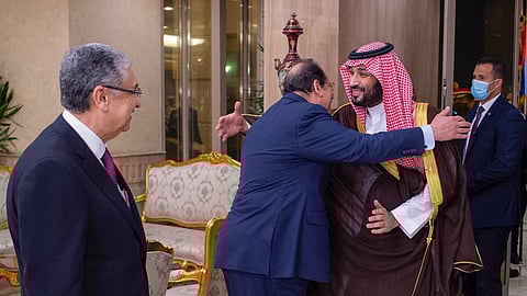 ولي العهد يصل القاهرة