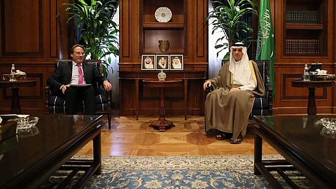 الجبير مع سفير فرنسا