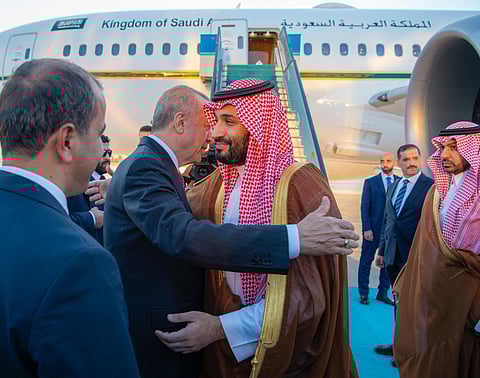 ولي العهد أثناء مغادرة تركيا